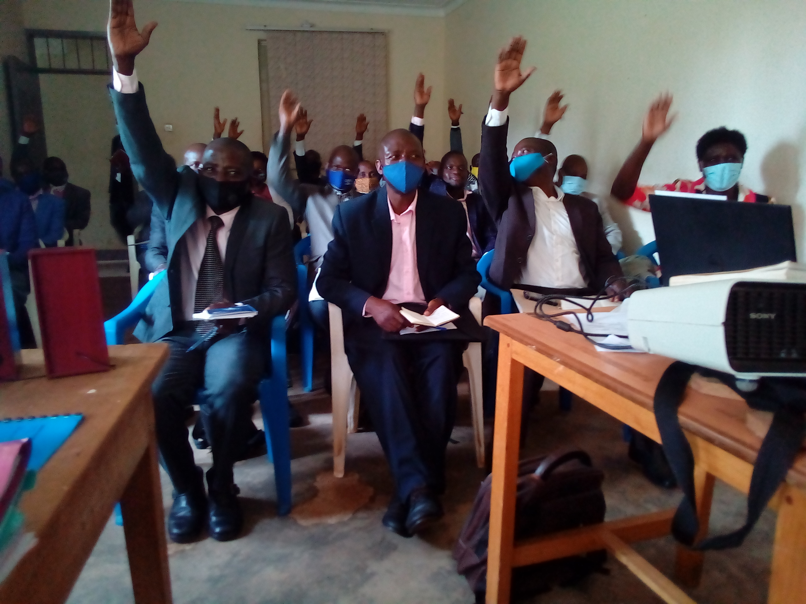 school headteachers consent with the CAO to get rid of other grades apart from the first and second grades only. this is was in the meeting held at the district recently.jpg